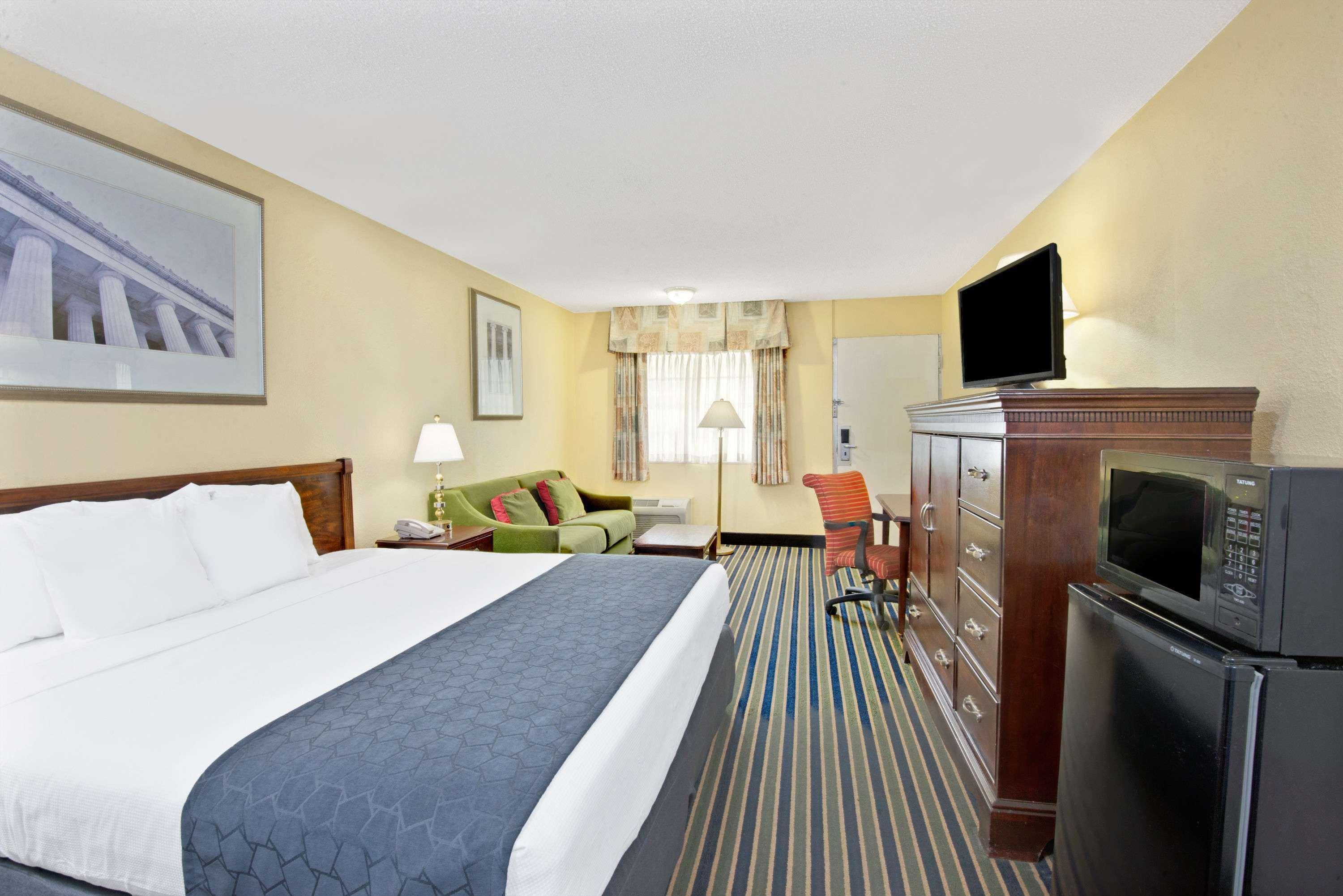 Days Inn By Wyndham Towson Extérieur photo